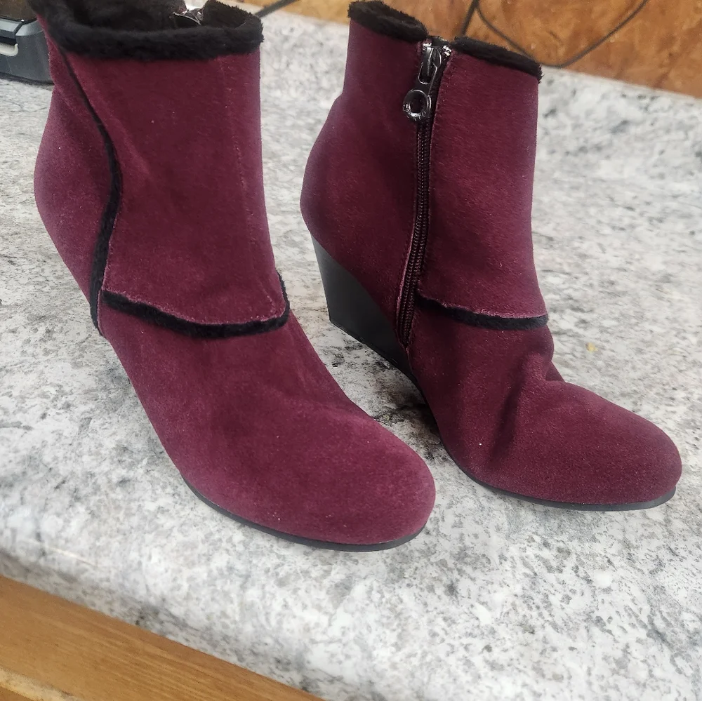 NWT Sporto heeled booties